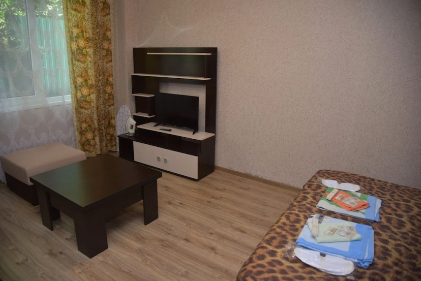 Guest House on Serafimovicha 1 — забронировать отель в Сочи