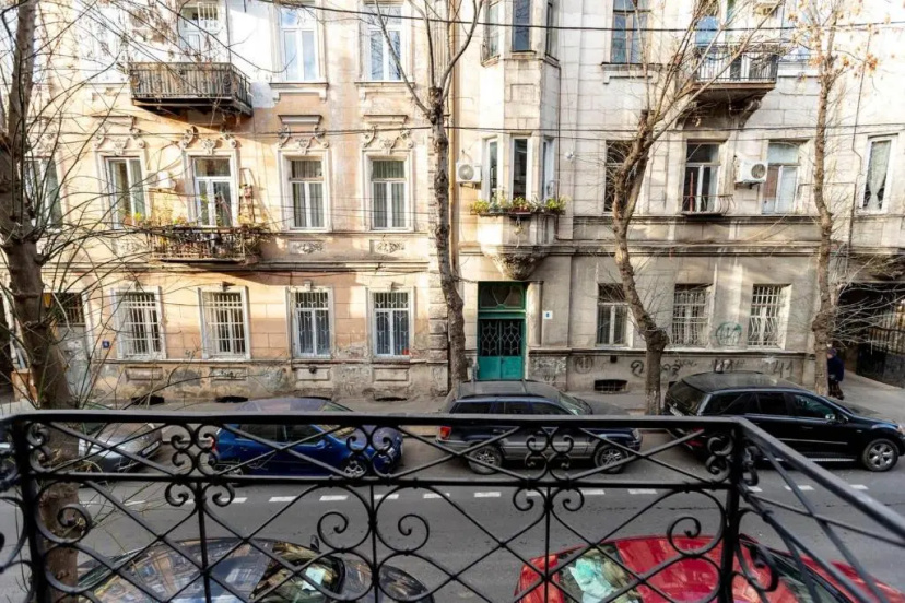 ❂Light and Luxurious 2BR Home + Balcony in the City Center❂ — забронировать отель в Тбилиси
