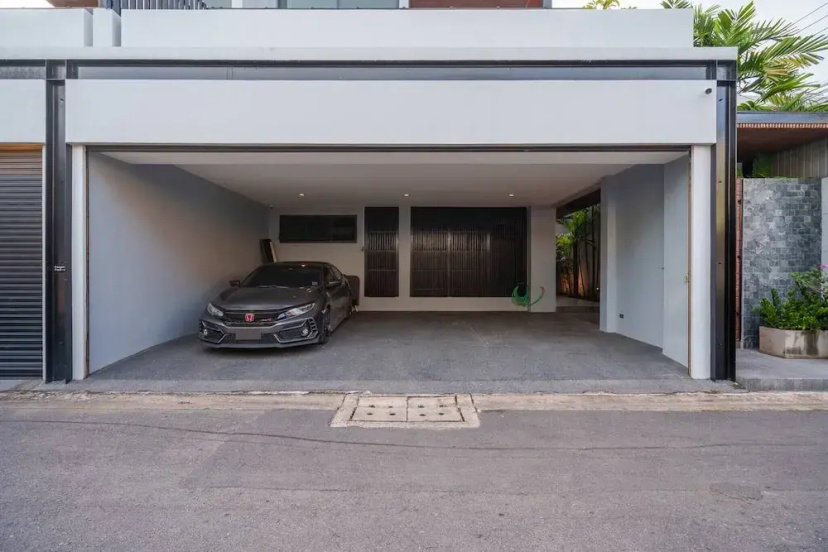 Monochrome designer pool Villa 2 — отель в Бангкоке, Таиланд