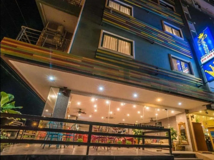 Patong Dynasty Royal Hotel — отель в удобной локации в Патонг