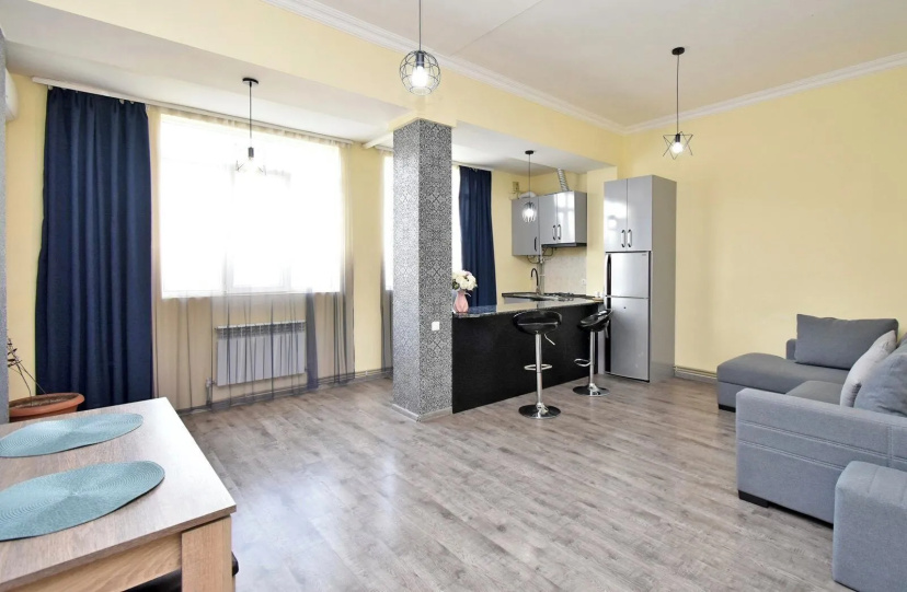 RetroCity at Komitas Avenue Apartment — забронировать отель в Ереван