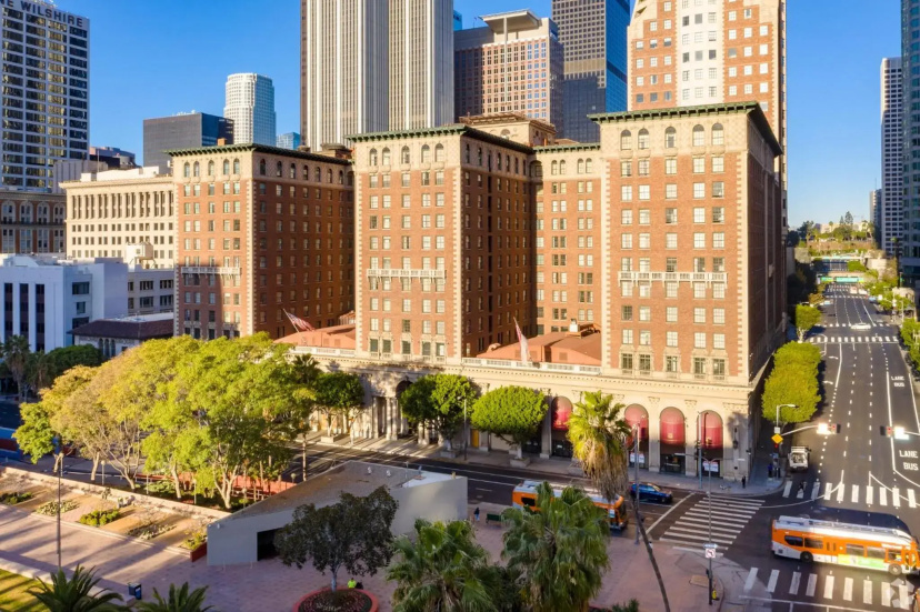 Biltmore Los Angeles — комфортный отель в Лос-Анджелесе