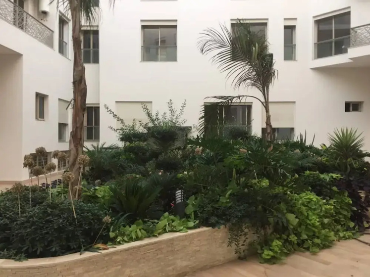 Fantastic Fully Furnished Apartment Oasis — отель с удобным расположением в Касабланке
