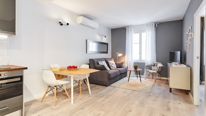 Цены на UD - MA31 Private 2 Bedrooms 3B - MID STAY RENTALS в Барселоне