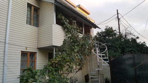 Guest House Uyt — забронировать отель в Гагра