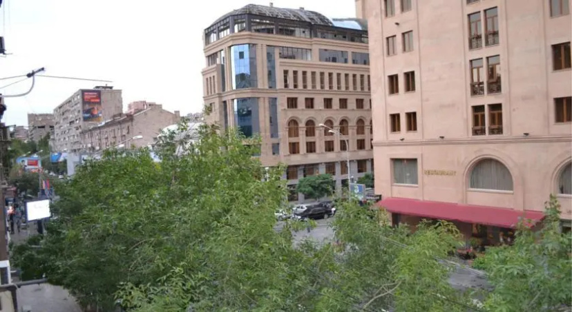 Apartamen Amiryan Street — забронировать отель в Ереван