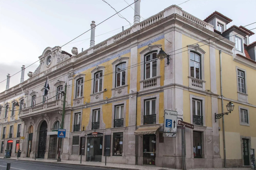 Lisbon Serviced Apartments - Palacio Camoes — комфортный отель в Лиссабоне