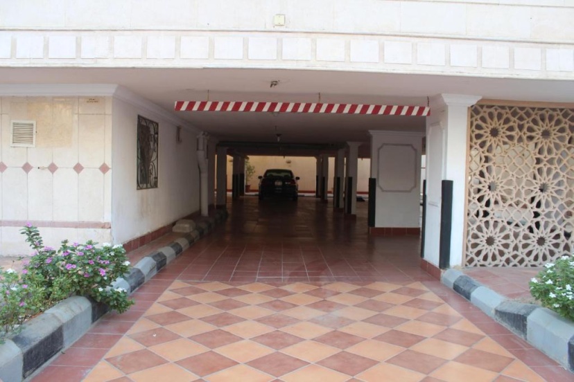 Al Harira Al Motamaiza Furnished Apartment — отель с удобным расположением в Джидде