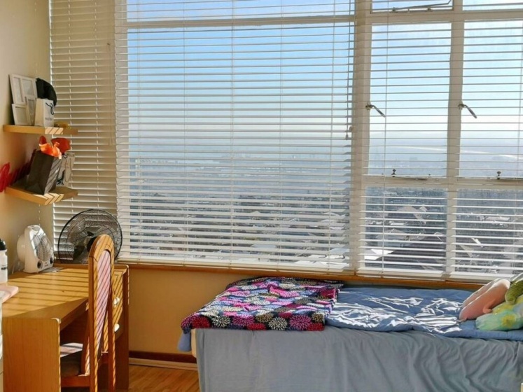 Цены на 2 Bedroom Apartment in Vredehoek Towers в Кейптауне