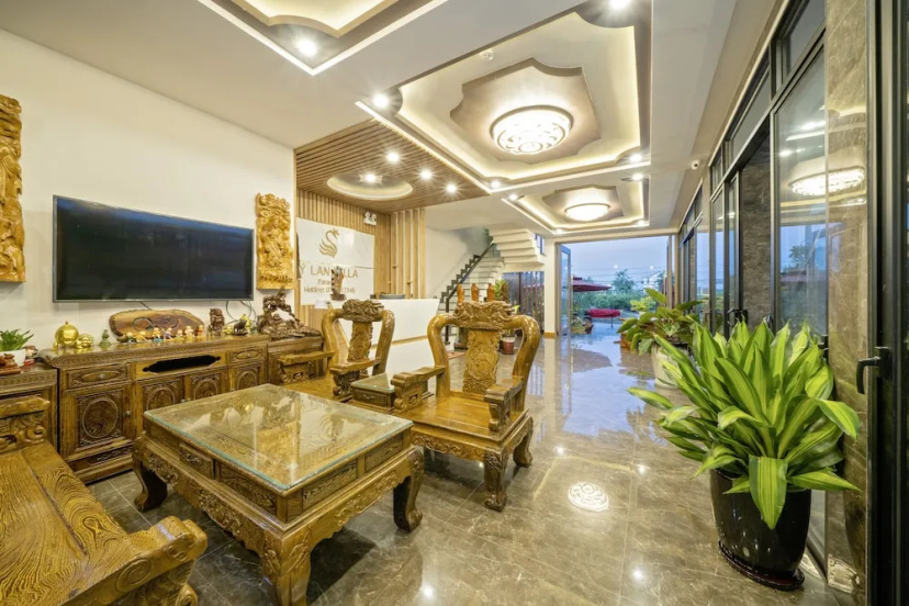 Y Lan Paradise Villa — отель с удобным расположением в Дананге