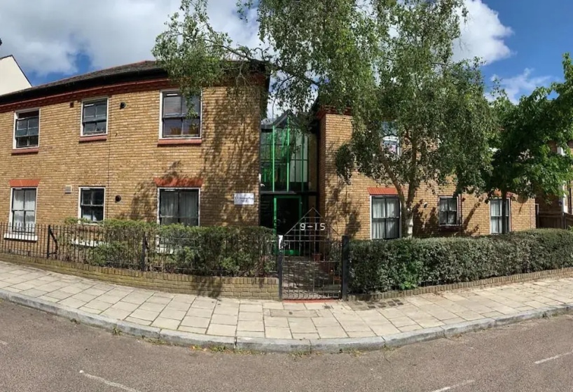Цены на London Retreat at Hindsley's Place в Лондоне