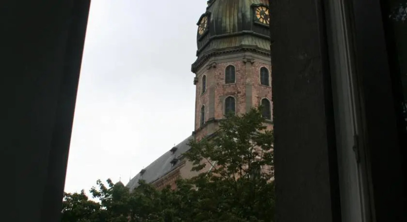 Comfy Riga - Apartment St. Peters Church — отель с удобным расположением в риге