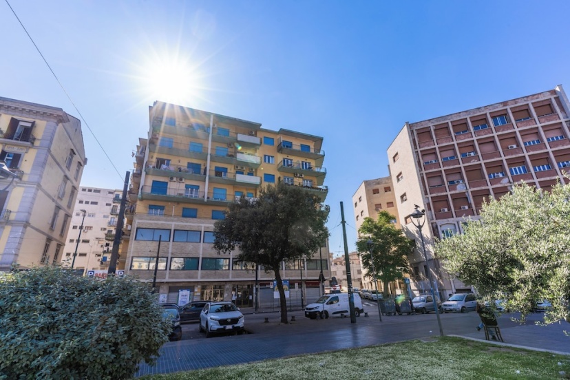 National Square Napoli — отель в Неаполе, Италия