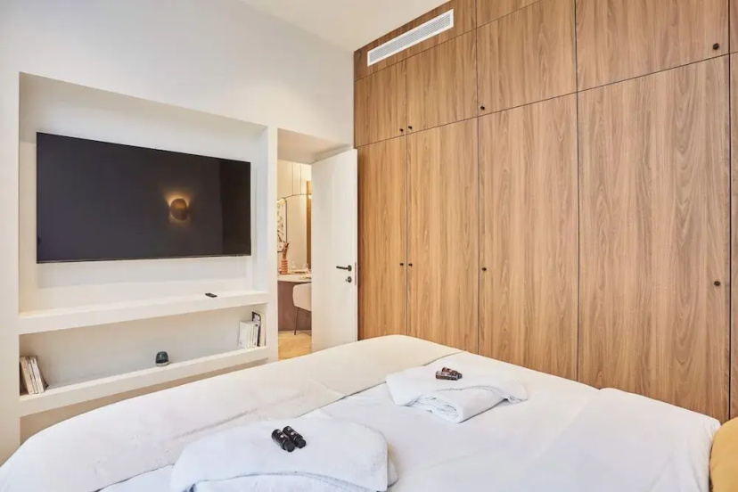 Цены на Superb AC Apartment Center of Paris в Париже