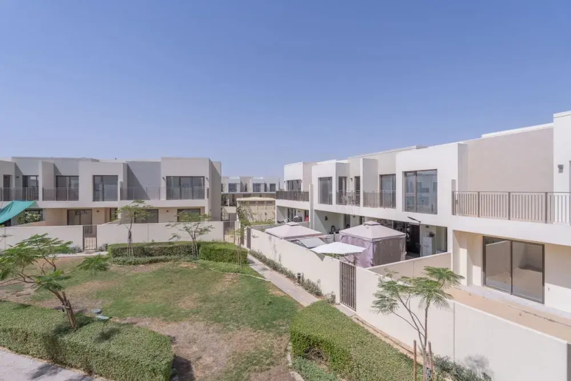 Exceptional 4 Bedroom Villa Perfect for Everyone — отель с удобствами в Дубае