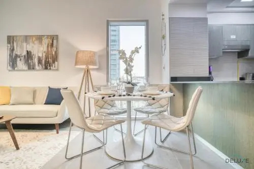 Refined 1BR at Bella Rose Barsha South by Deluxe Holiday Homes — отель в Дубае, Объединенные Арабские Эмираты