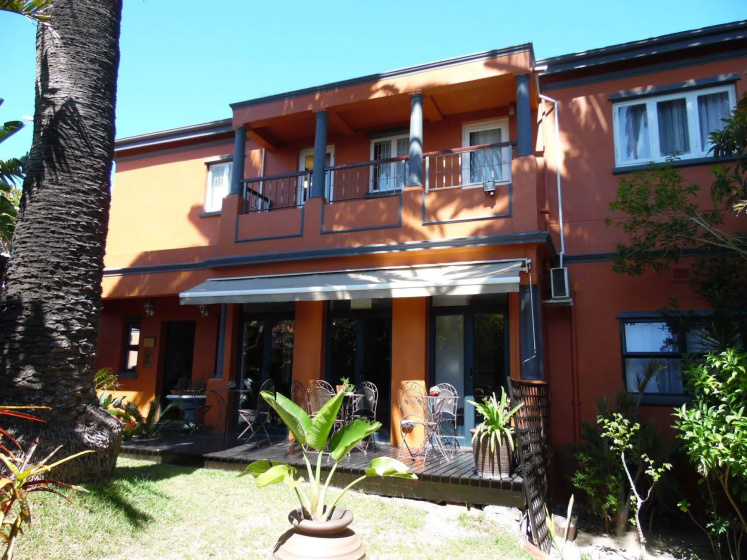 Цены на Albatross Guest House в Кейптауне