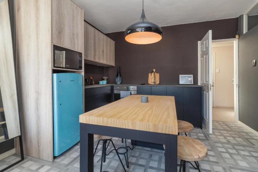 Keerom 66 - Beautiful modern apartment in heart of Cape Town — забронировать отель в Кейптауне