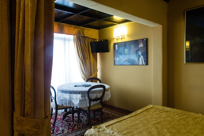 Canova Rooms in Spanish Steps — отель с удобным расположением в Риме