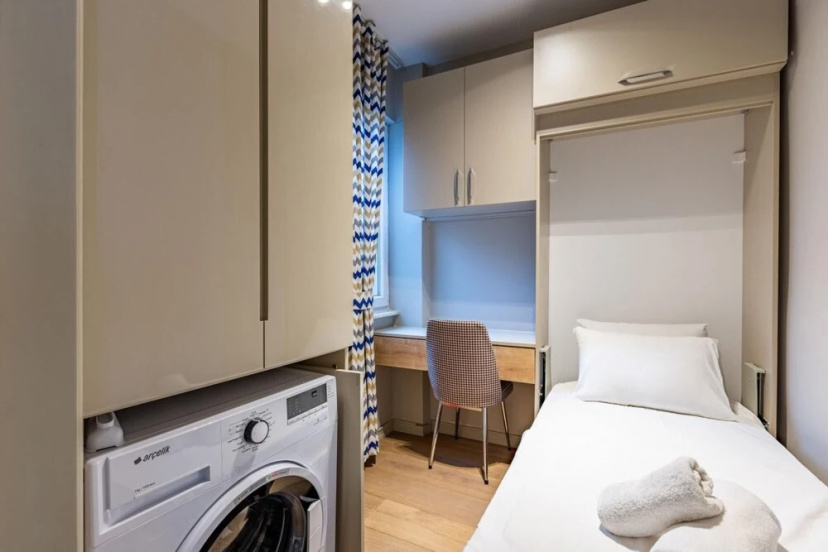 Central Apartment With Bosphorus View in Cihangir — комфортный отель в Стамбуле