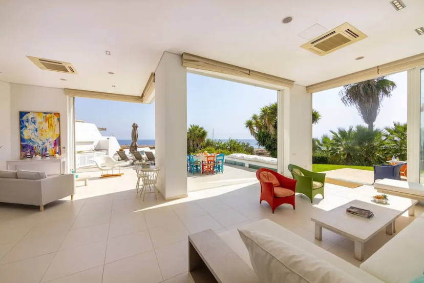 Protaras Seafront Villa Alemar — отель с удобствами в Протарас