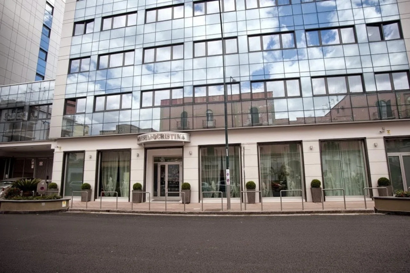 Hotel Cristina Napoli — отель с удобствами в Неаполе