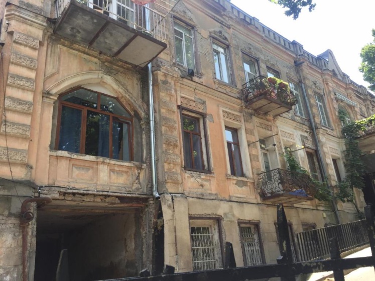 Historical apartment in city center — отель с удобным расположением в Тбилиси