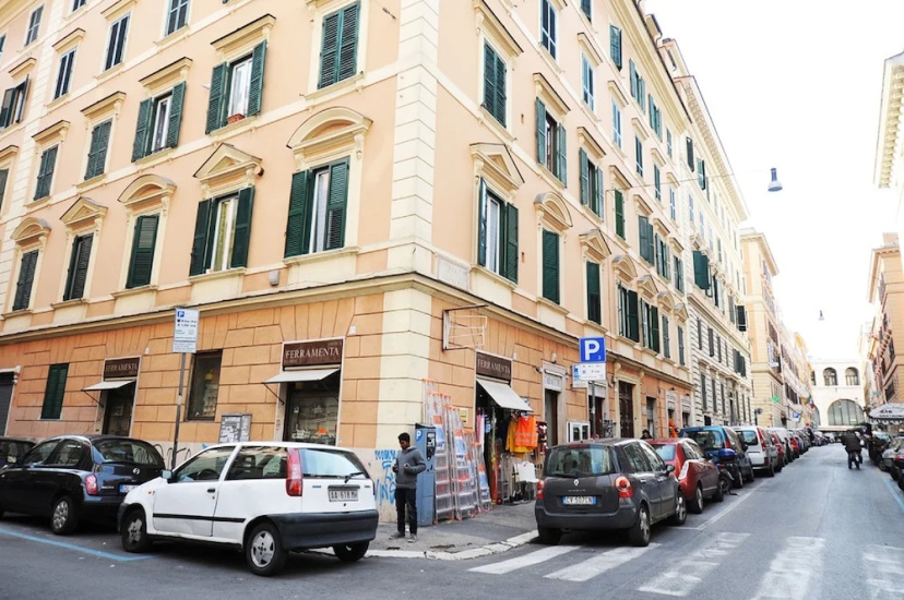 Raffaele Apartment Termini Station — отель с удобствами в Риме
