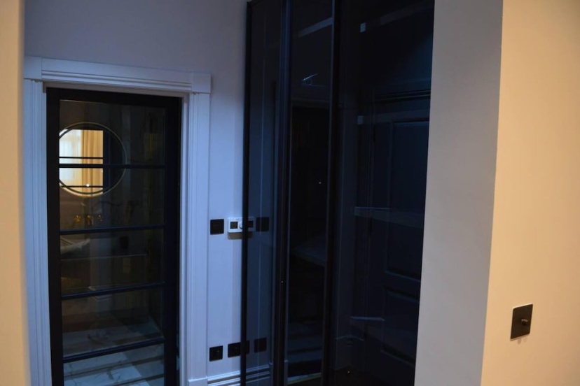 Stunning 2 Bedroom Apartment in London's Chelsea — забронировать отель в Лондоне