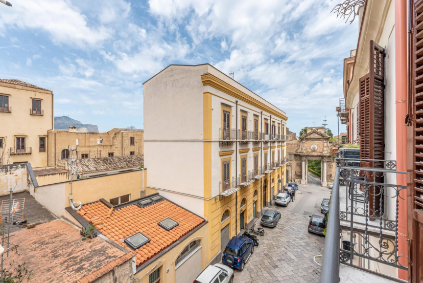 Цены на Stylish Apartment Near Piazza Magione в Палермо