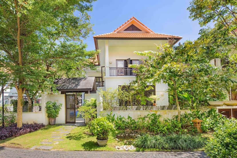 Luxury Danang Beach Pool Villa 4 — отель в Дананге, Вьетнам