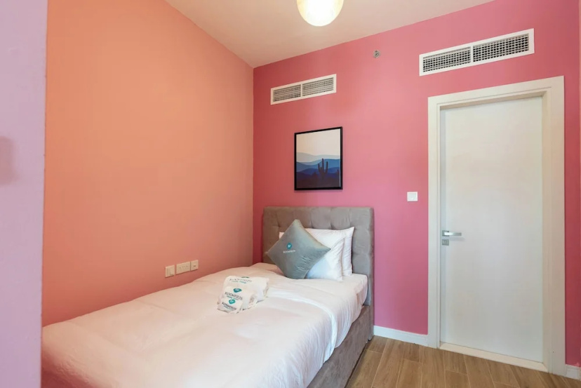 Bloomfields Iconic 2BR Duplex Apartment — забронировать отель в Абу