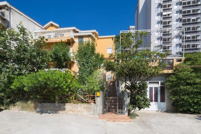 Apartments Antic 3 — отель в Будва, Черногория