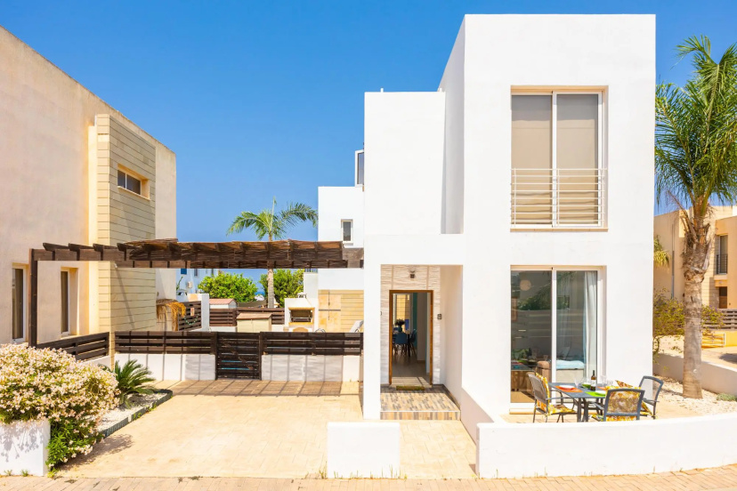 Villa Vitamin Blue in Pernera — забронировать отель в Протарас