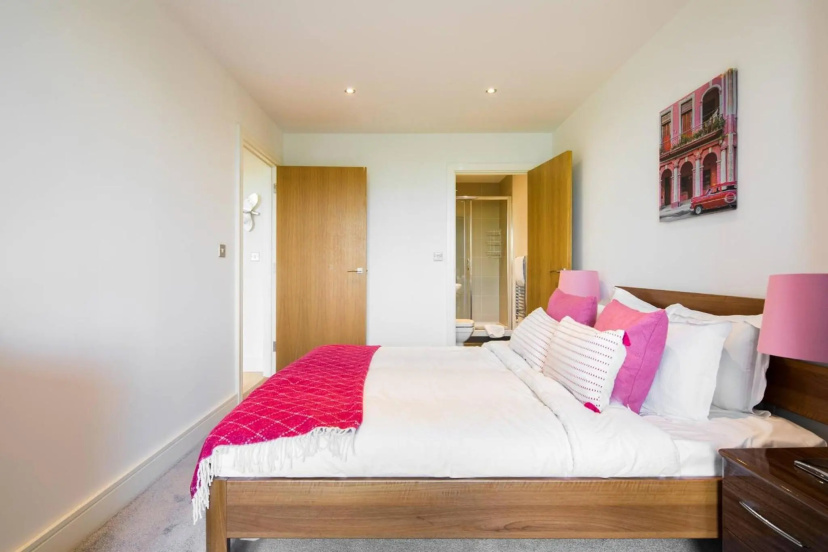 Greenwich Riverside 2 bed apartment Sleeps 6 — комфортный отель в Лондоне