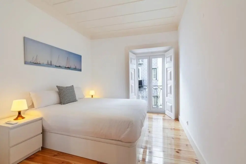 Modern 1Bed Apt,Sleeps4 nr Av Almirante Reis — отель с удобным расположением в Лиссабоне