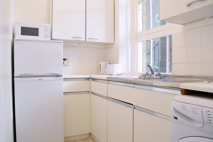 Comfortable 1 Bedroom Apartment With Great Connections — комфортный отель в Лондоне