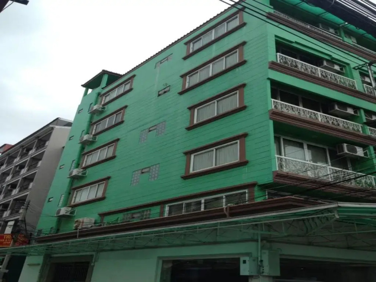 Greenvale Serviced Apartment — отель с удобствами в Паттайе