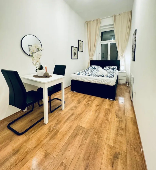 Цены на 5BR Apartment for 10 Near Alterlaa в вене