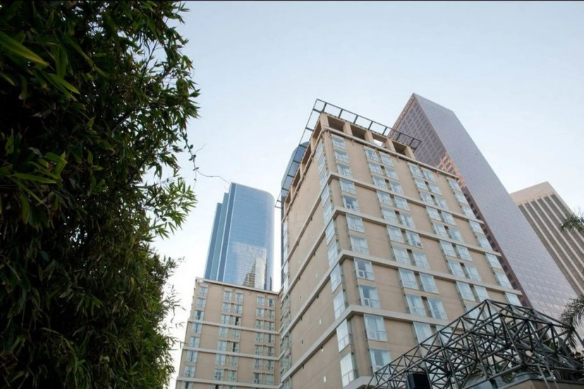 Omni Los Angeles Hotel at California Plaza — комфортный отель в Лос-Анджелесе