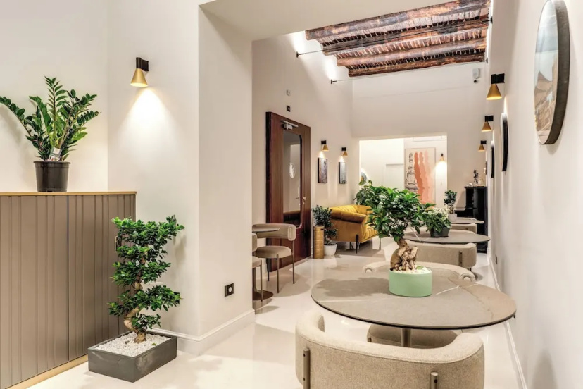 Residenze Piazza Dante — отель с удобным расположением в Неаполе