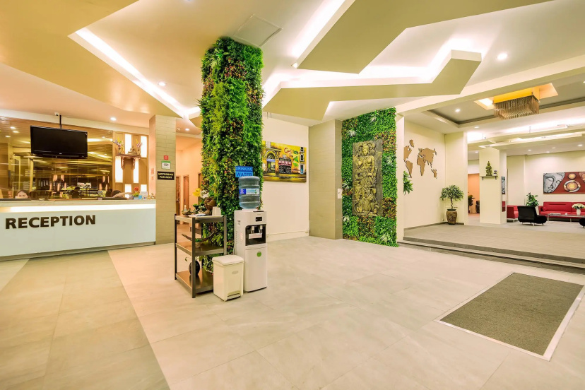 Hallo Patong Hotel & Restaurant — отель с удобствами в Патонг