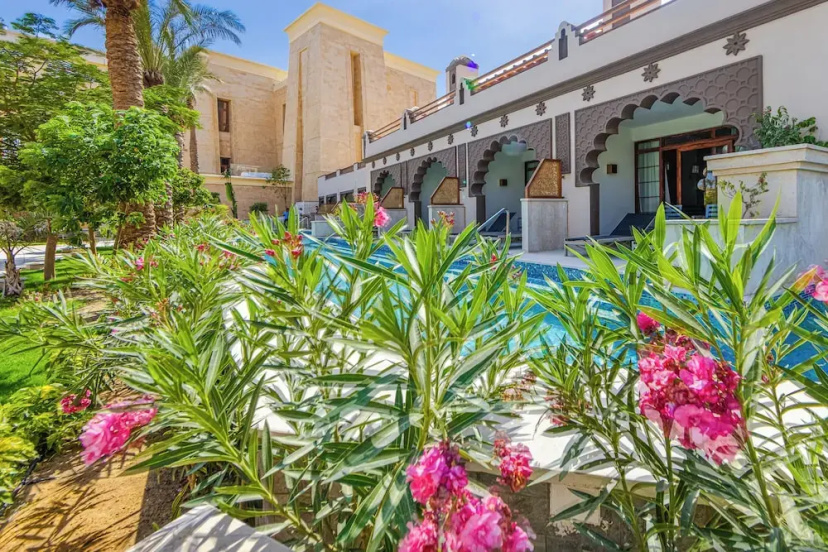 Al Kasr Sahl Hasheesh-Ultra All-Inclusive — отель в удобной локации в Хургаде