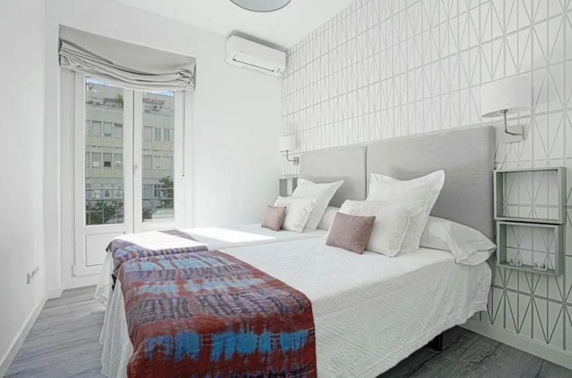 Exclusive 3BD Apartment Near Reina Sofia Museum Reina Sofia II — отель с удобным расположением в Мадриде