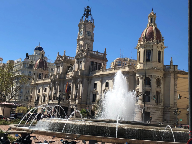 Flats Friends Plaza de la Reina — отель с удобствами в Валенсии