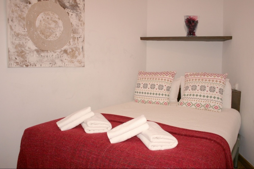 Apartamentos Roger de Flor — забронировать отель в Барселоне