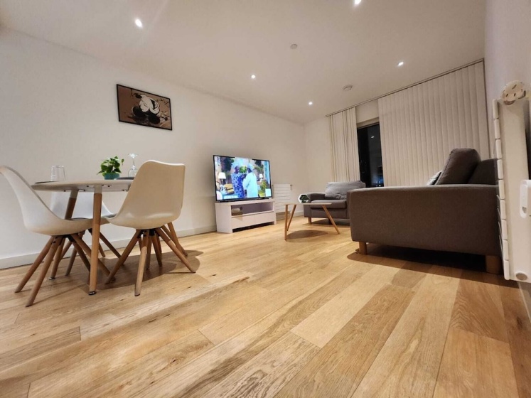 Kaf Luxury 1 Apartment in Canning Town London — отель в Лондоне, Соединенное Королевство