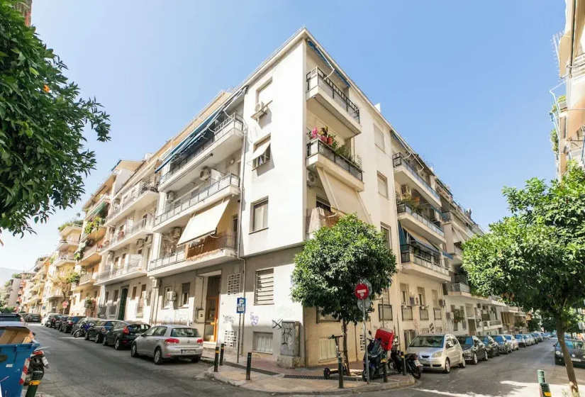 Цены на Serenity - 1-BR Apartment in Zografou в Афины