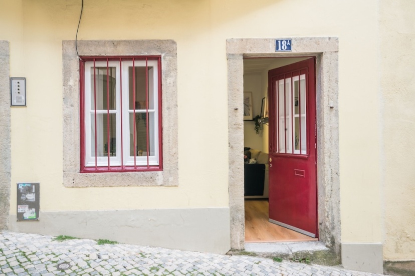 Praça das Flores Cosy Apartment — забронировать отель в Лиссабоне
