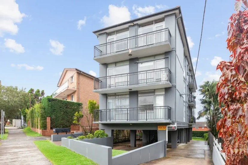 Цены на Bright 2-bed Flat With Balcony in Vaucluse в Сиднее